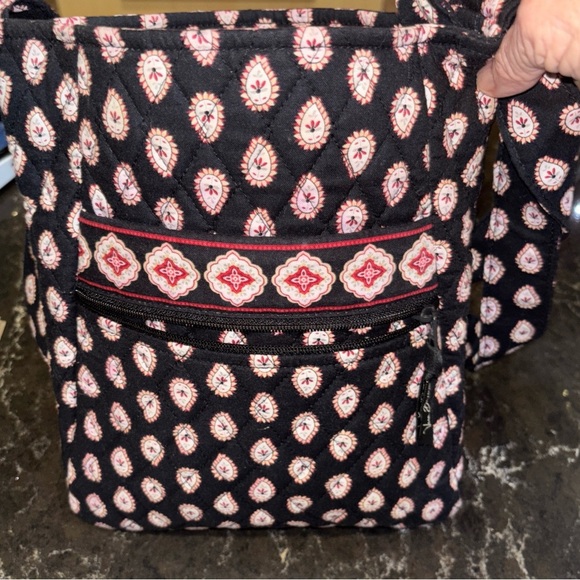 Vera Bradley Handbags - Vera Bradley 2006 Black Paisley Crossbody Bag -11.5”x 9.5”W -Zipped Pockets